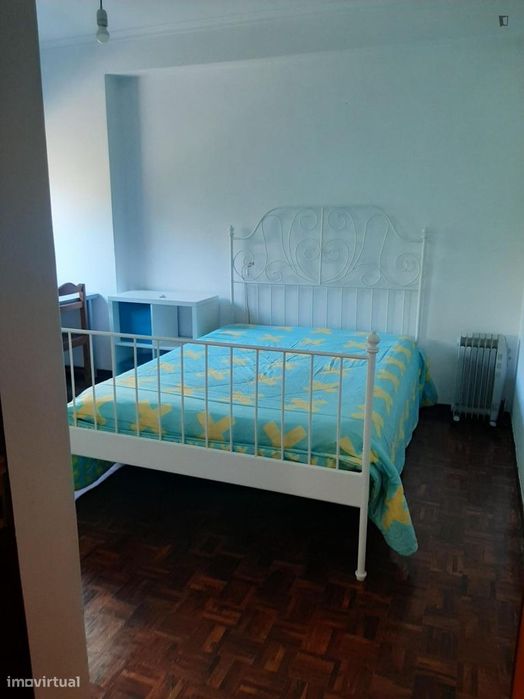Quarto - localizado em Bairro do Sol Coimbra