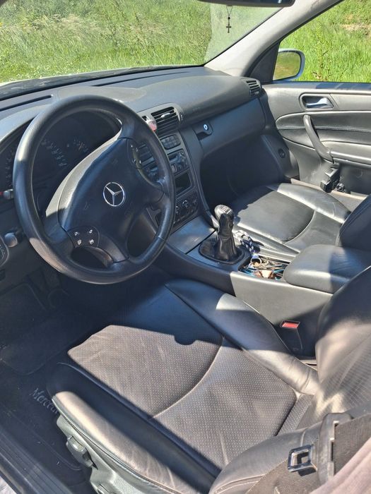 Mercedes  benz C220