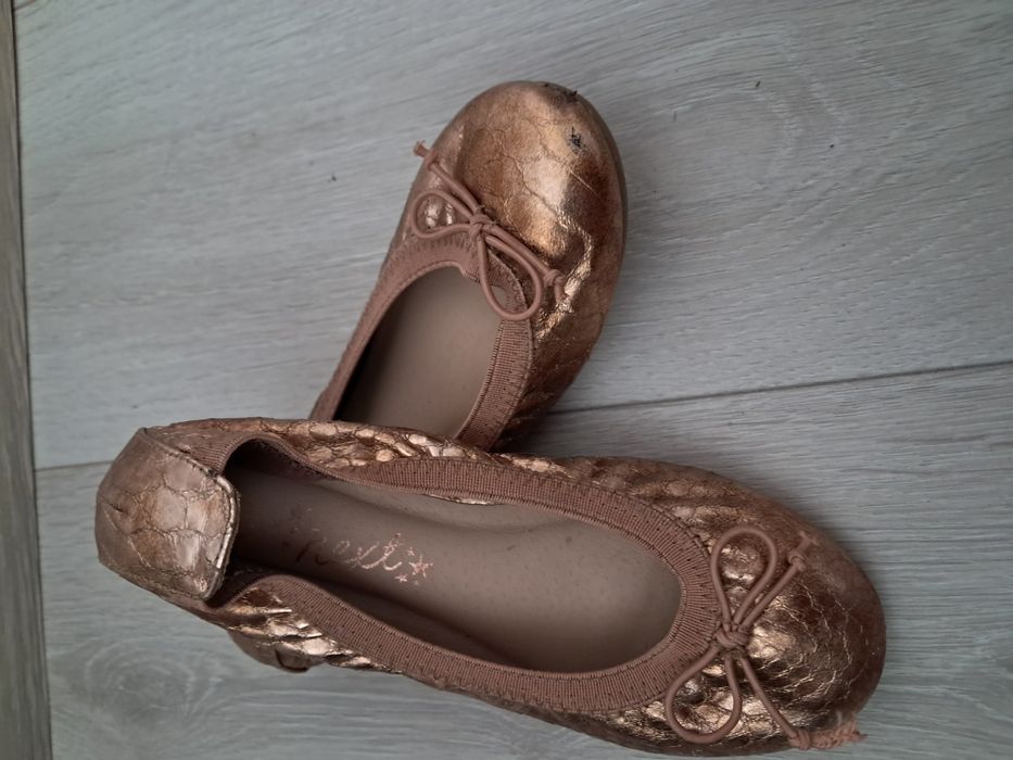 Дитяче взуття  різні розміри