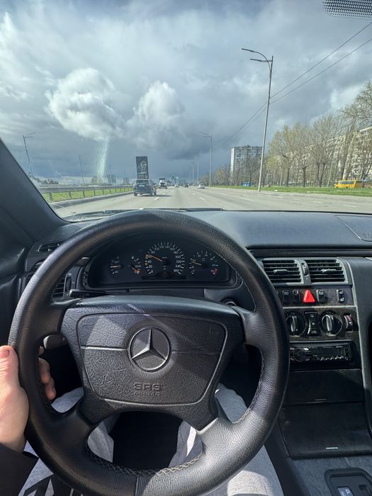 Мерседес бенз  w210