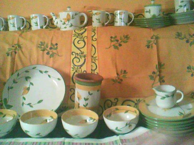 Serviço de loiça pintada à mão