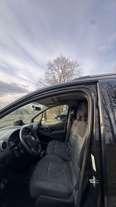 Пежо партнер 2  2009 року