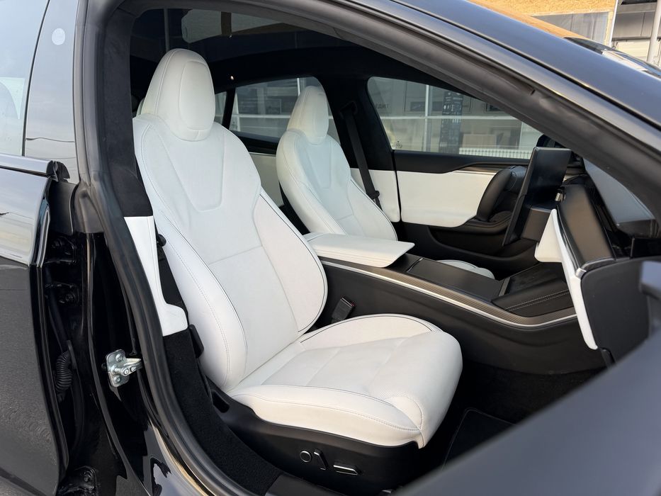 TESLA PLAID 2024 1033 к.с.