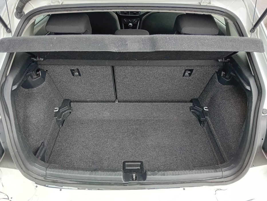 VW Polo 1.0 - Nacional ( pequeno sinistro )