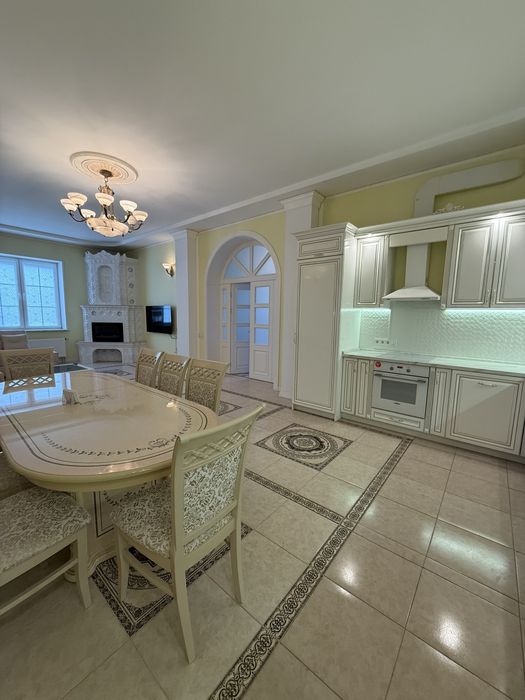 Аренда шикарного дома на Звиренецкой,Печерск,Посольства,бассейн,камин