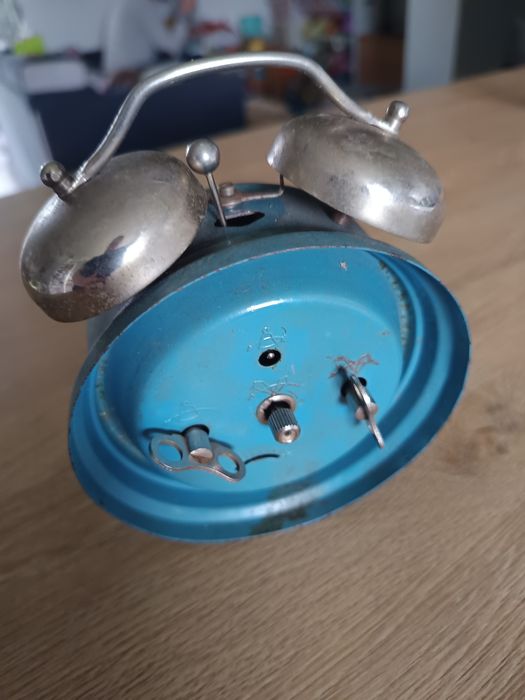 Budzik mechaniczny Clipper