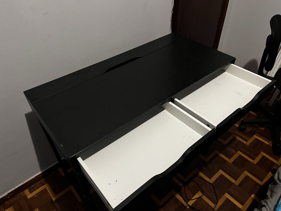 Secretaria com duas gavetas nova