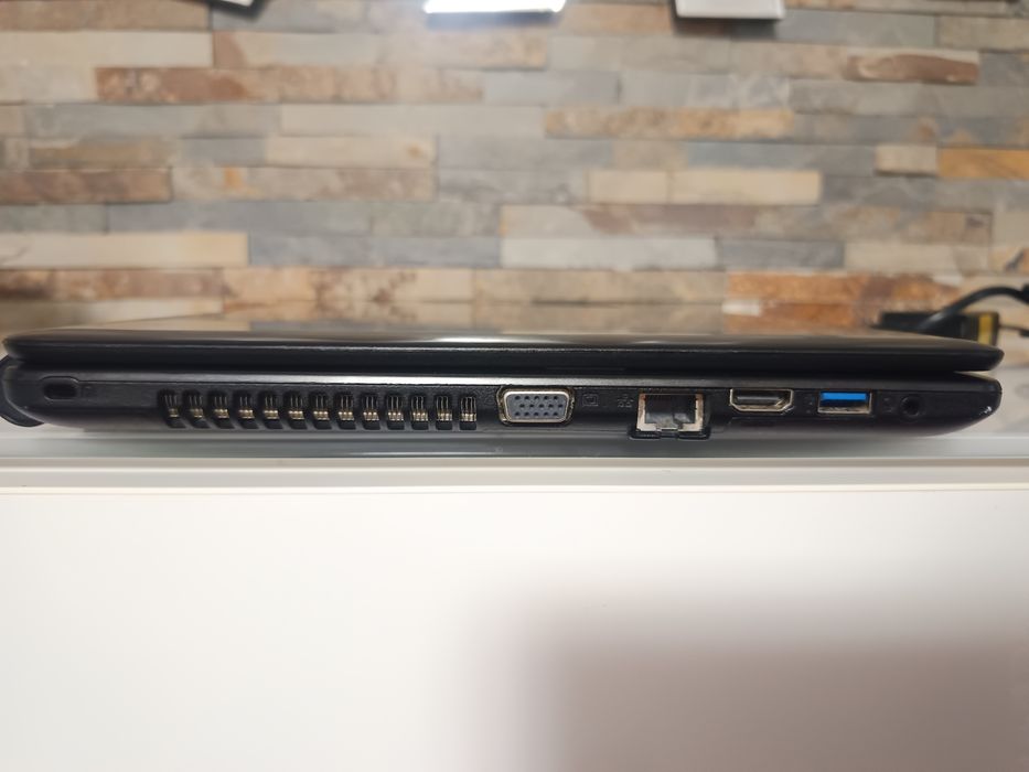Portátil Acer / 8GB RAM / SSD 120GB / Gráfica dedicada