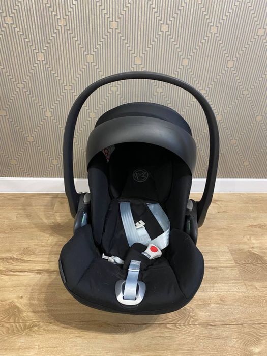 Продам автокрісло для дитини Cybex 0+