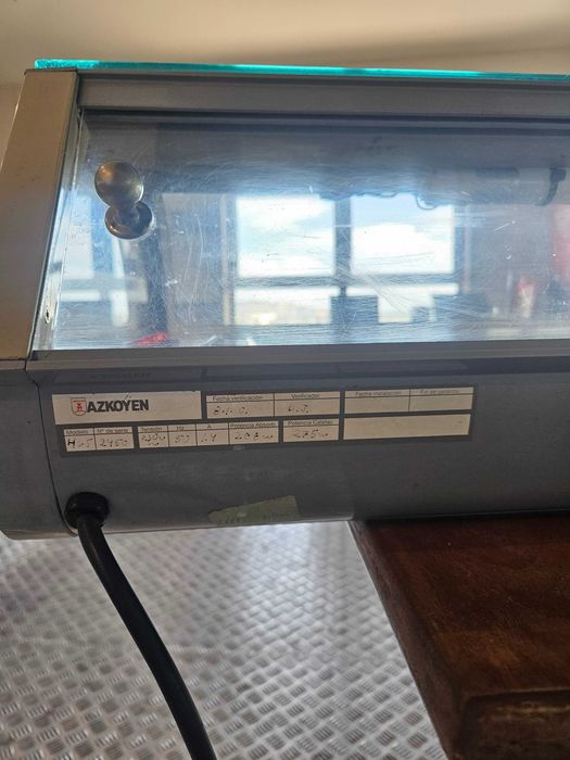 Vitrine Aquecida Profissional Azkoyen - Ideal para Cafés / Snack-Bar