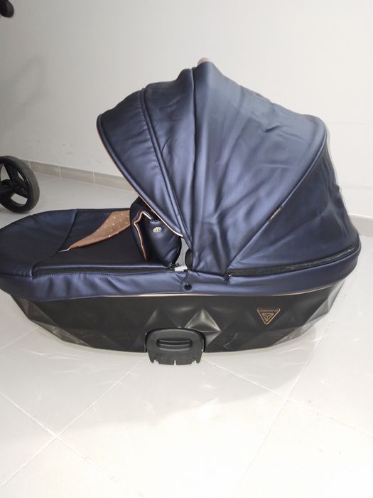 Carro de bebe JUNAMA com alcofa