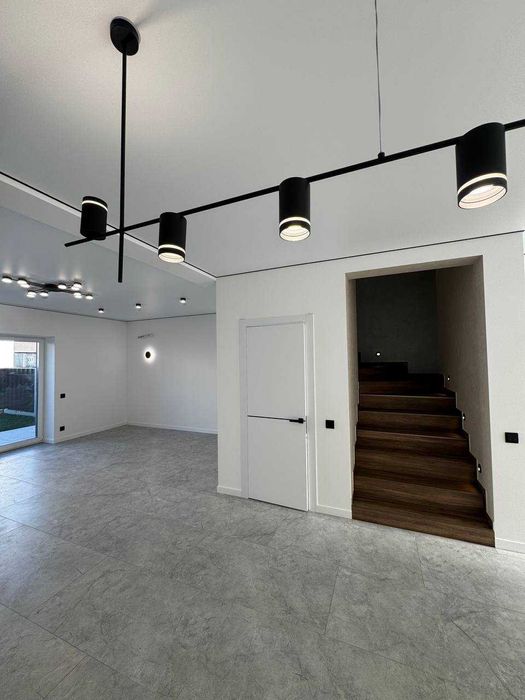 Продаж таунхауса з ремонтом у с.Крихівці