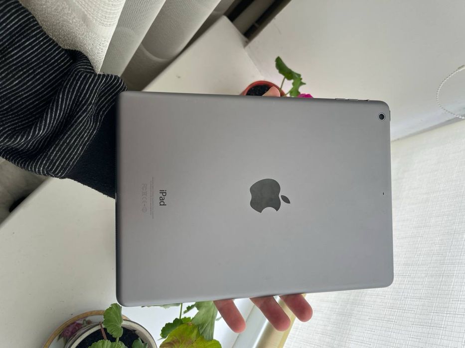 iPad Air 9.7” Планшет Apple  Айпад Чудовий Стан