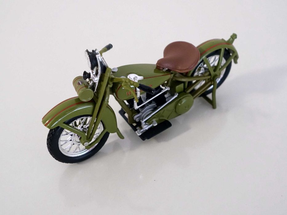 Miniatura de coleção Harley-Davidson escala 1/18