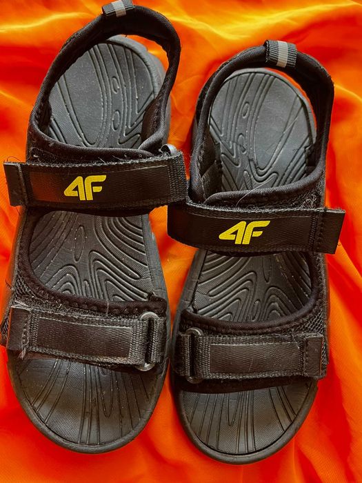 Sandały dziecięce 4F rozmiar 37