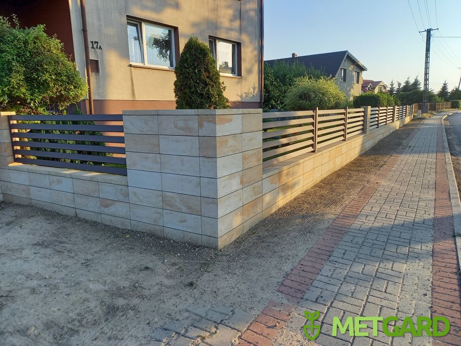 Murowanie płotu ogrodzenia modułowe JONIEC DREWBET STYROBUD