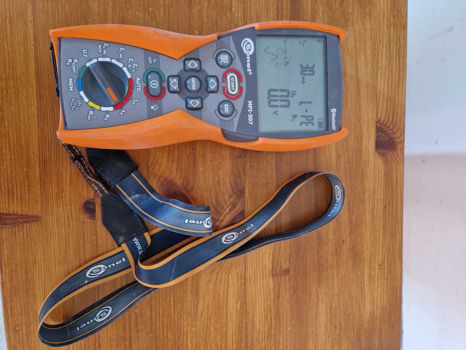 Miernik parametrów instalacji elektrycznych Sonel MPI 507