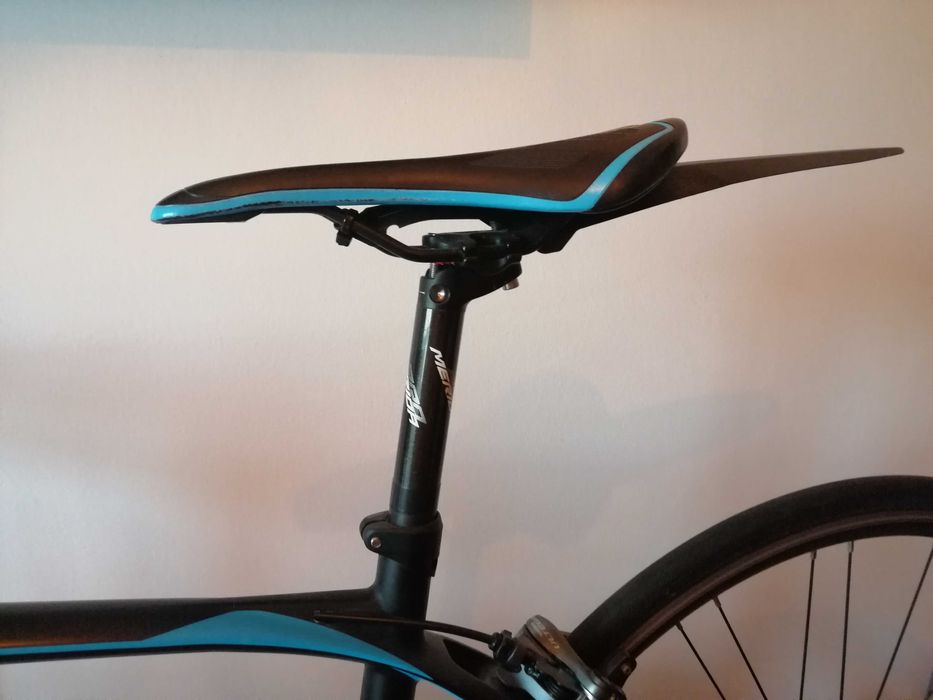 Bicicleta semi-nova em carbono - Merida Scultura 5000 azul