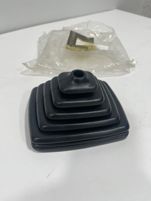 Fole Mudanças Renault Super 5 Express Novo Original 7700676238