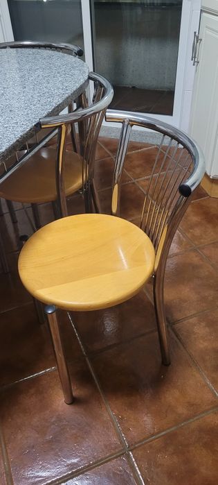 Conjunto mesa de granito e 6 cadeiras