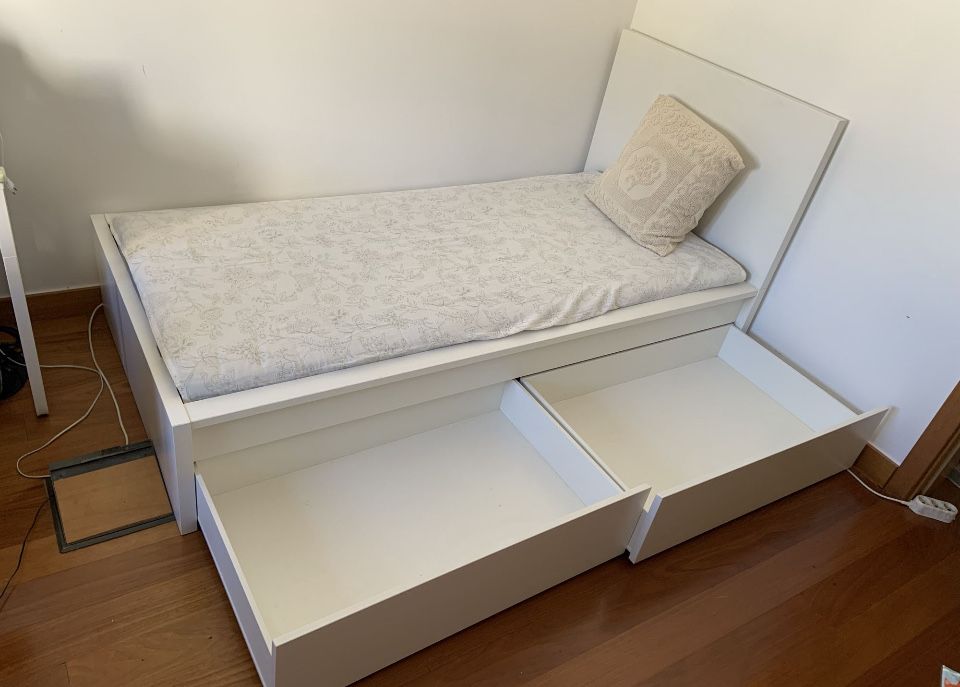 Cama + colchão Ikea / cama Malm + colchão Sultan