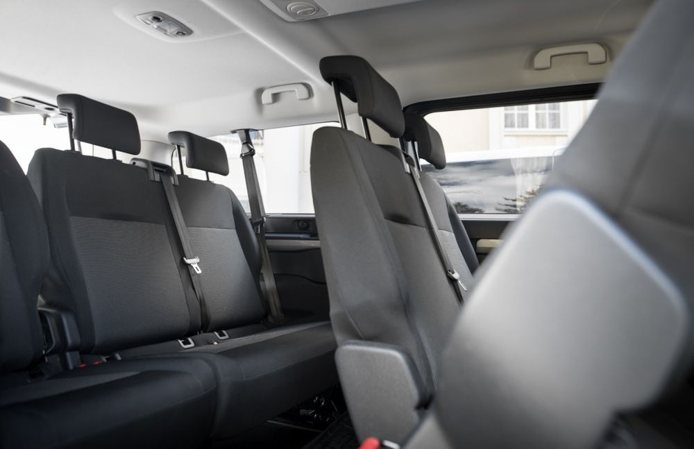 Przewóz osób, bus z kierowcą, przewóz osób busem 9-osobowym