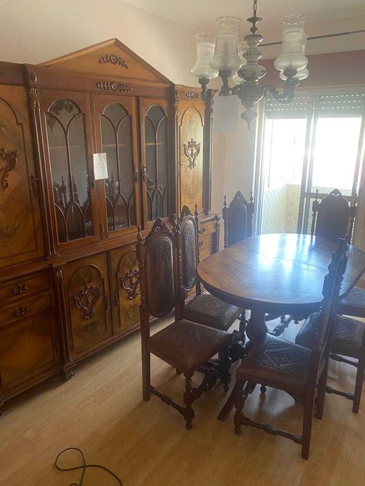 Conjunto móveis de sala de jantar (Muito bom estado)