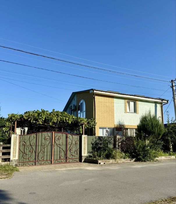 Сучасний будинок 110 м², 15 соток, до 10 км від міста