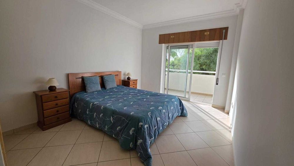 T1 em Armação de Pêra, com estacionamento e piscina