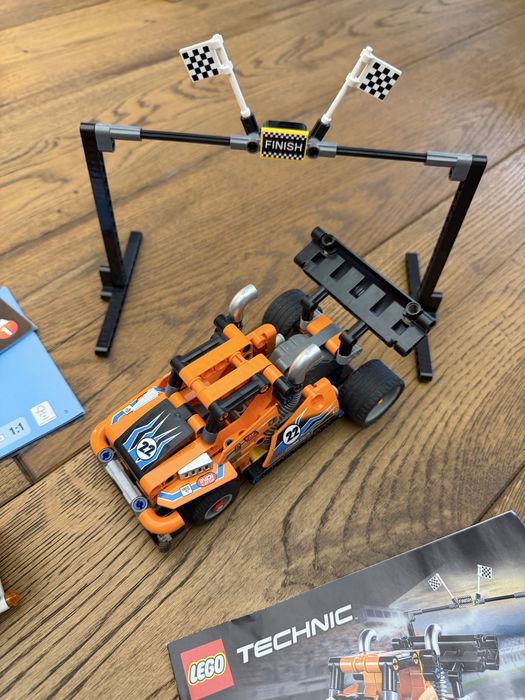 Zestawy lego technic 42031, 42022, 42104