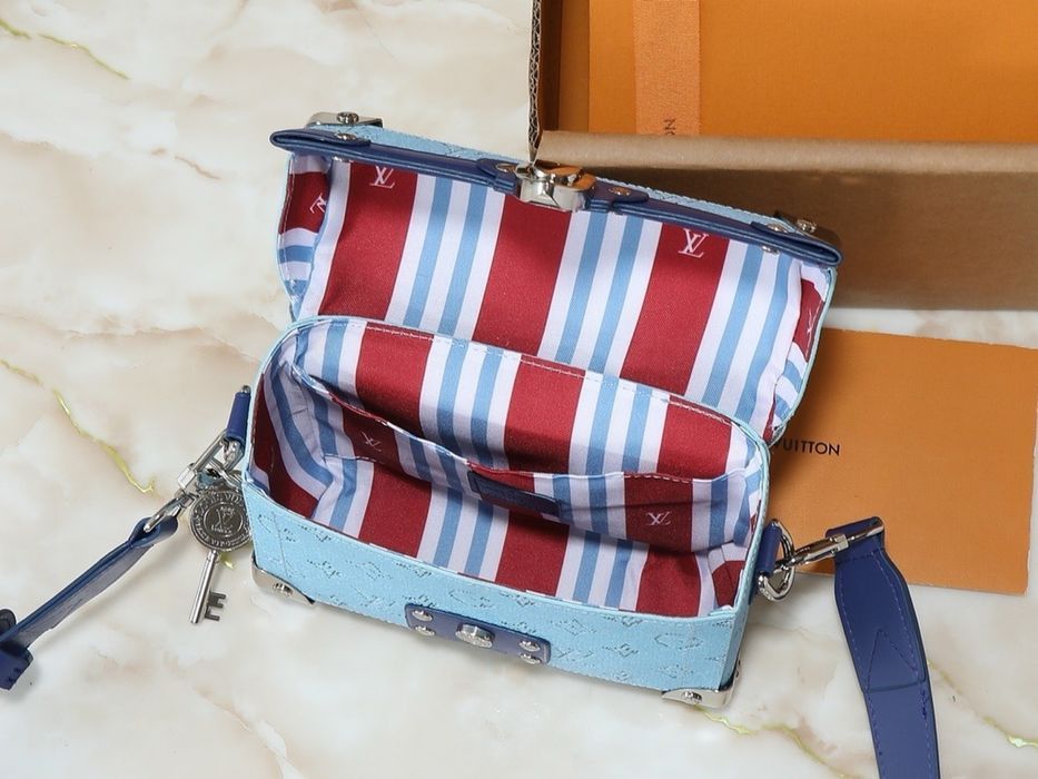 Сумка мужская унисекс Louis Vuitton Soul Trunk голубая на замочке