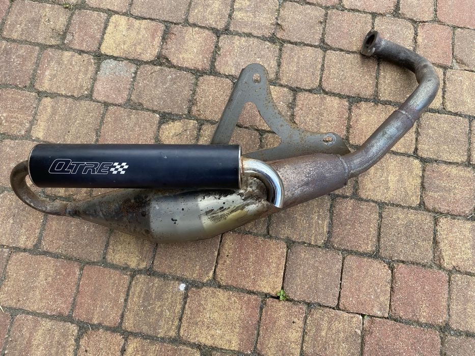 Sportowy tlumik do skutera