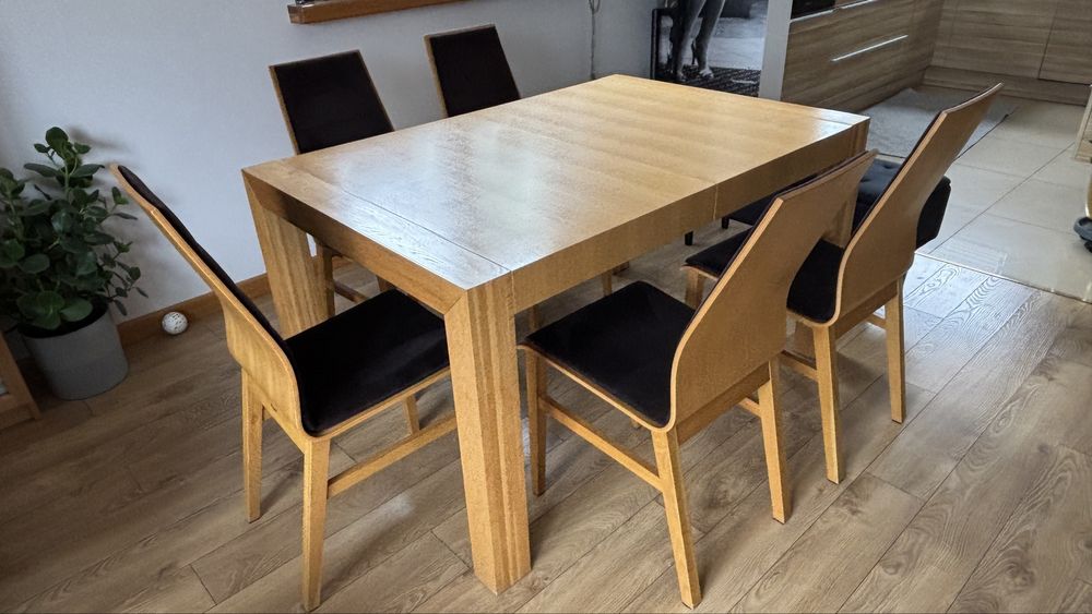 Stół z litego drewna debowego firmy PAGED