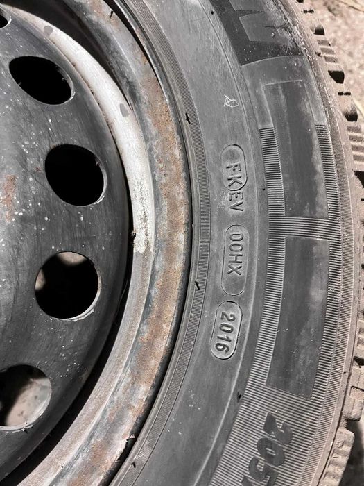 Pneus MICHELIN C/jante 205/65R16