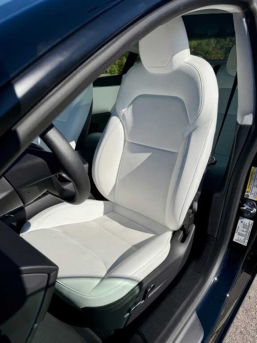 Tesla Model 3 Long Range      2025