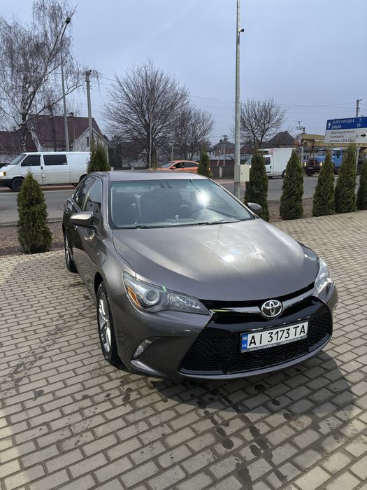 Оренда Toyota Camry 55 2016 року газ/бензин
