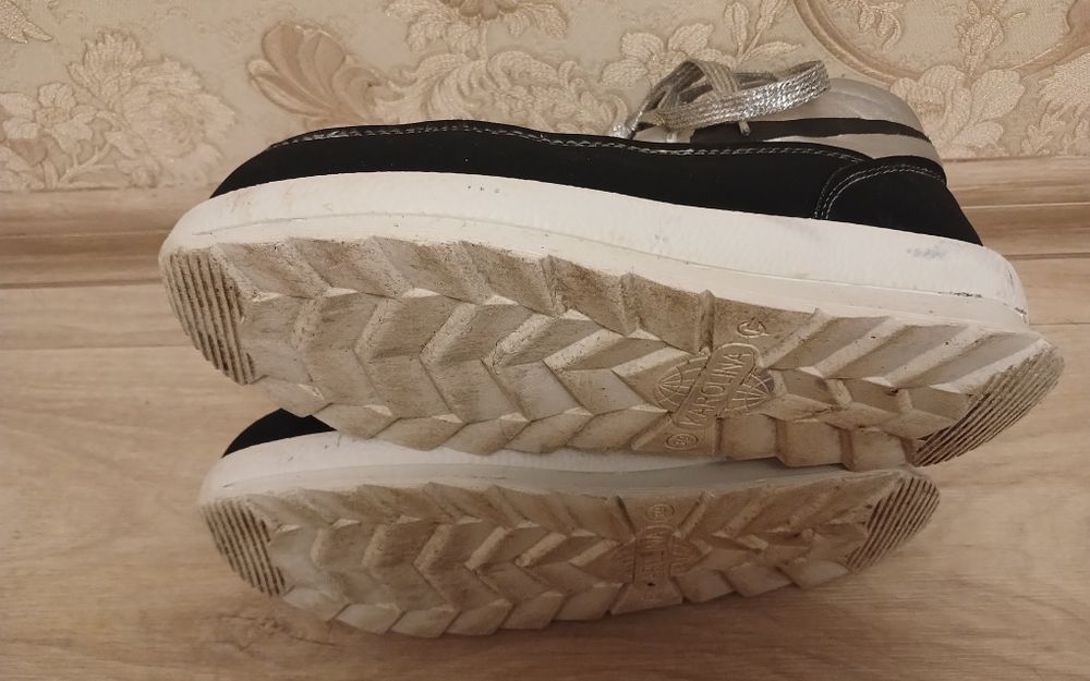 Взуття ботинки жіночі зимові 39 розмір