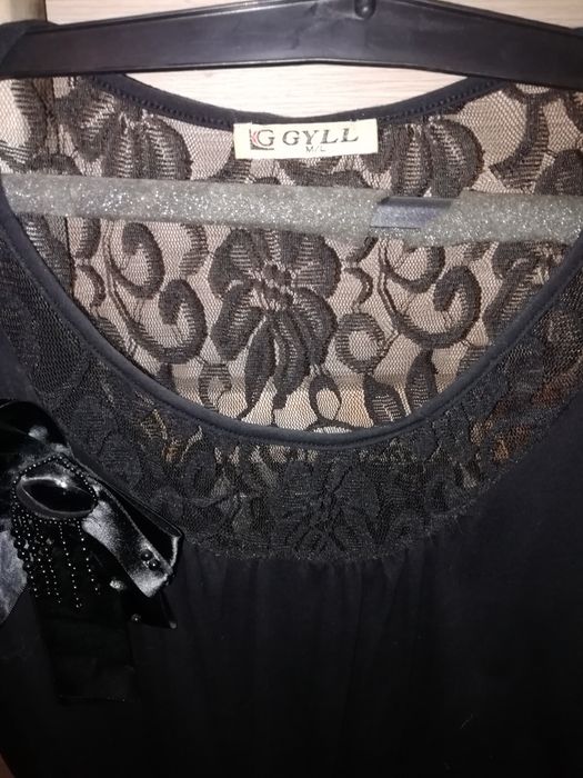 Vestido preto com renda