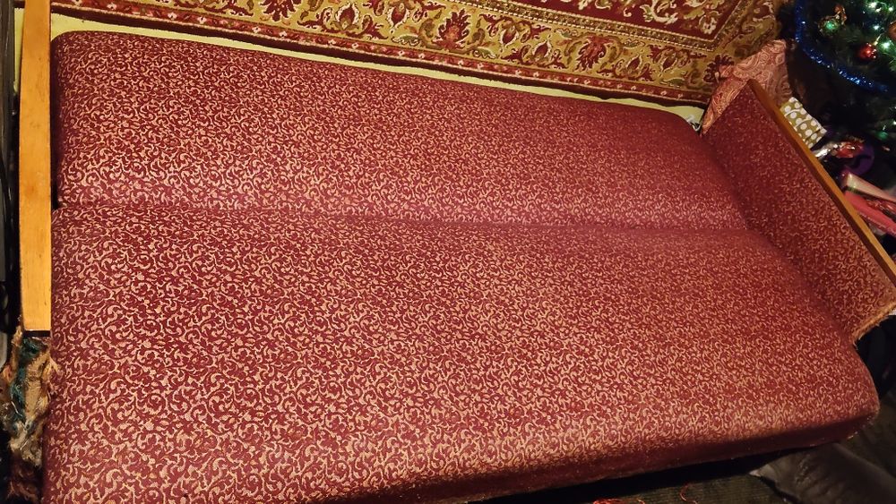 Диван Безкоштовно