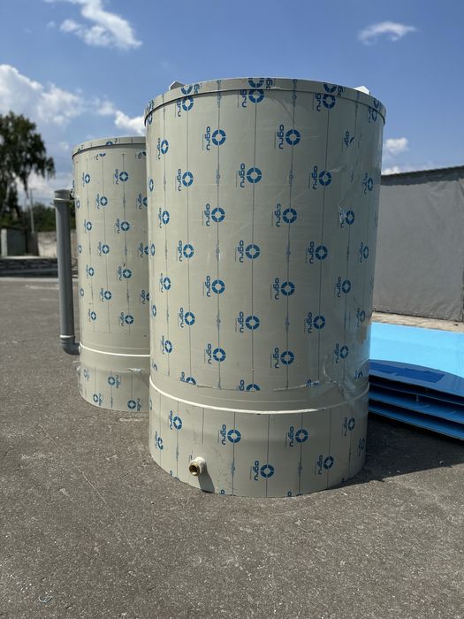 Вертикальна ємність з поліпропілену на замовлення, по ТЗ або кресленню