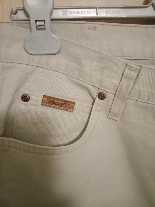 Spodnie beżowe-Wrangler