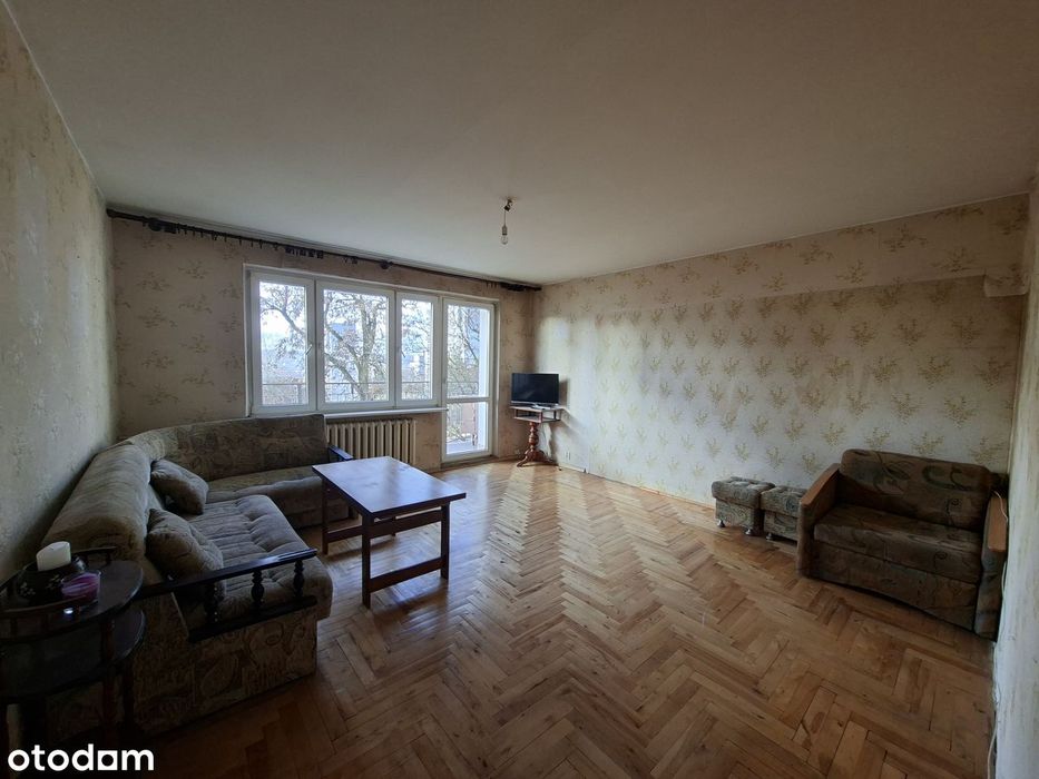 Mieszkanie do remontu z balkonem