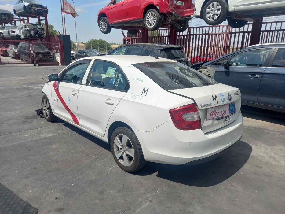 Porta Traseira Esquerda Skoda Rapid Nh