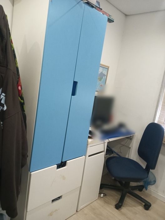 Armário e secretária