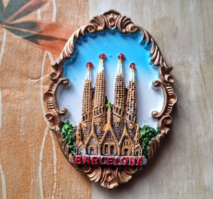 Magnez z napisem Barcelona