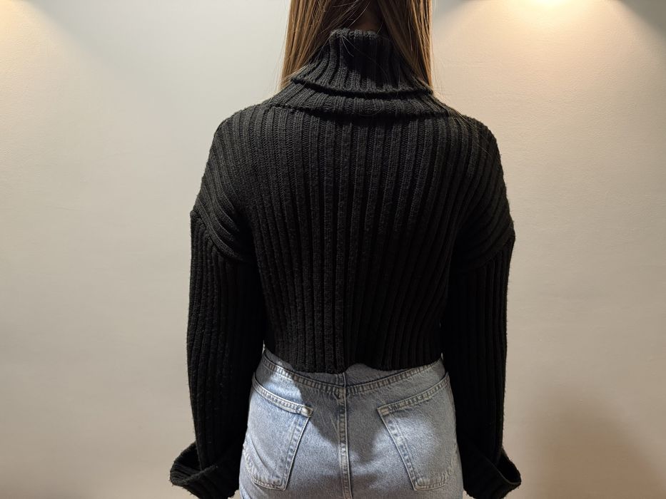 Жіночий светр з горловиною | Укорочений светр з високим коміром