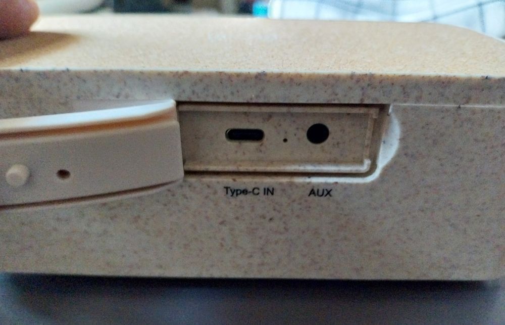 Coluna Wireless Carregamento Indução