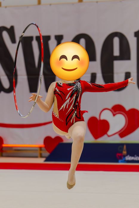 Strój startowy do gimnastyki artystycznej