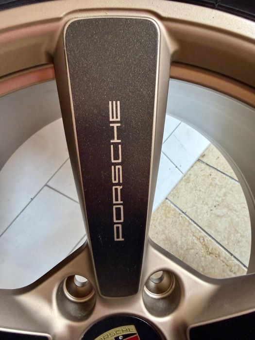 Porsche 911 992 4S Turbo Koła 21 Exlusive Design