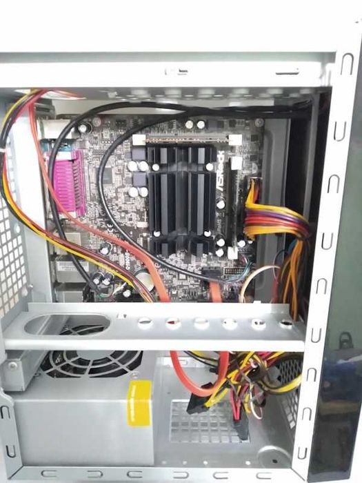 PC Desktop / 2.0GHz / 8GB Ram / SSD 240GB